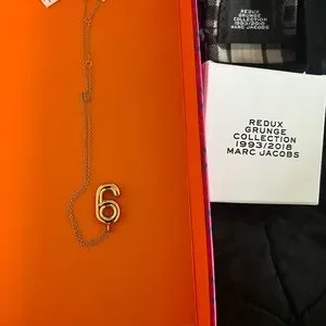 Marc jacobs initial necklace deals